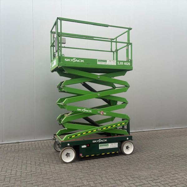 SkyJack SJ4632 schaarhoogwerker accu